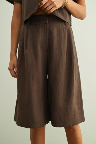 KNEE LENGTH TROUSER--BROWN