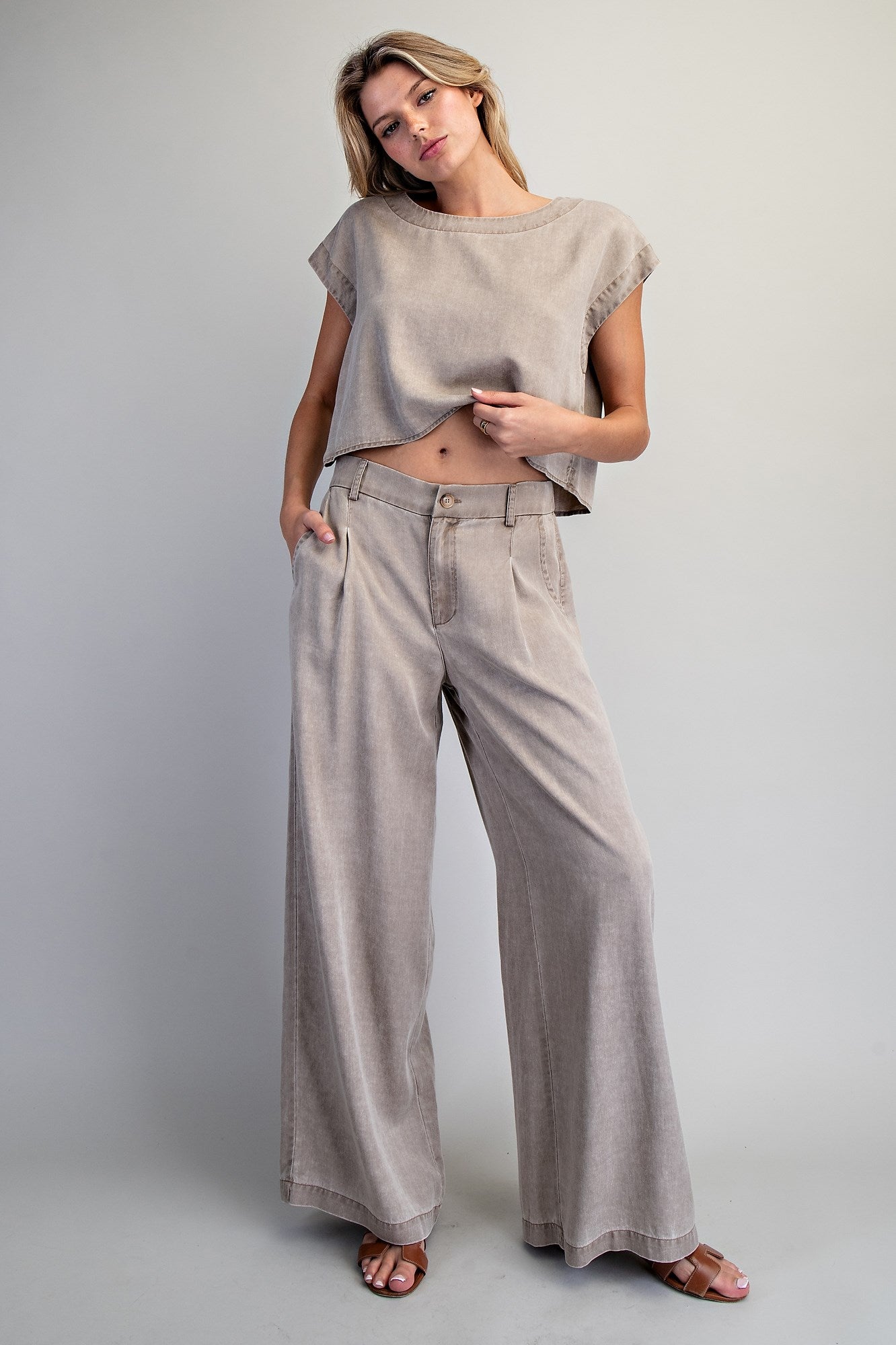ZIPPER FRONT WIDE LEG PANTS--HAZLENUT