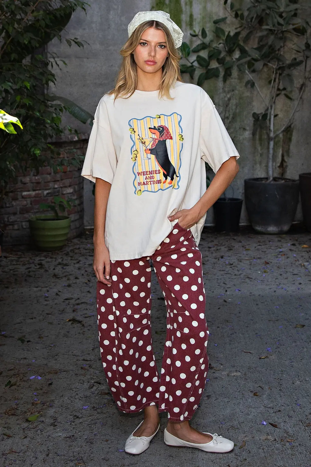WEENIES & MARTINIS GRAPHIC T-SHIRT