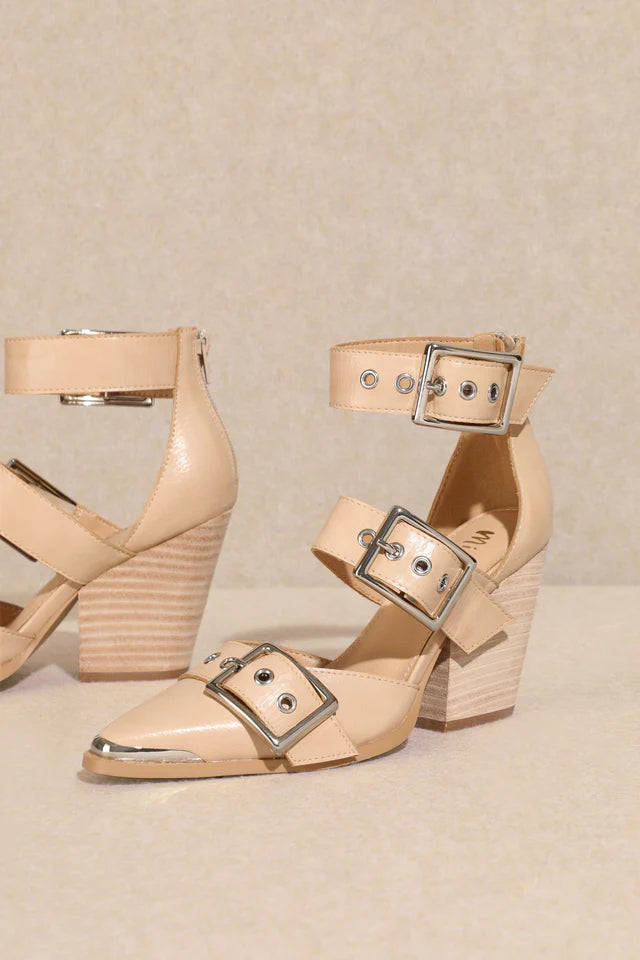 RIGHT ON POINT HEEL--BEIGE