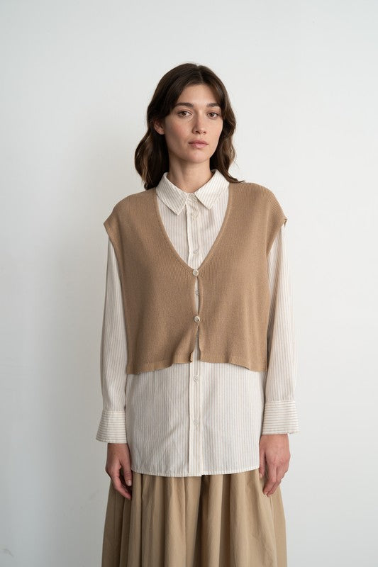 LOOSE FIT KNITTED SWEATER VEST--TAN
