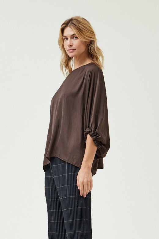 OVERSIZED 3/4 SLEEVE TOP--DARK ROAST