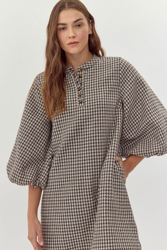 ALL EYES ON YOU HOUNDS TOOTH DRESS--BLACK