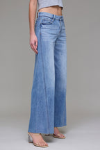 HIDDEN MID RISE WIDE LEG JEANS