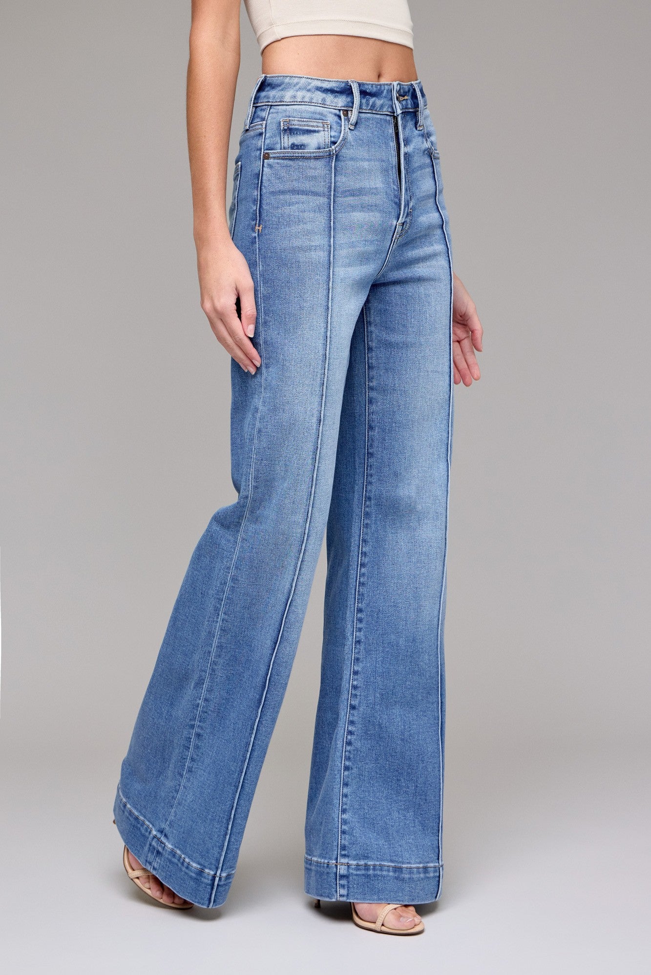HIDDEN HAPPI PINTUCK FLARE JEANS