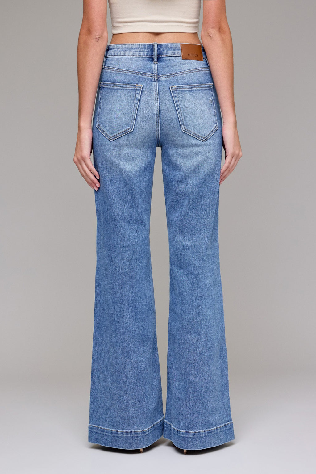 HIDDEN HAPPI PINTUCK FLARE JEANS