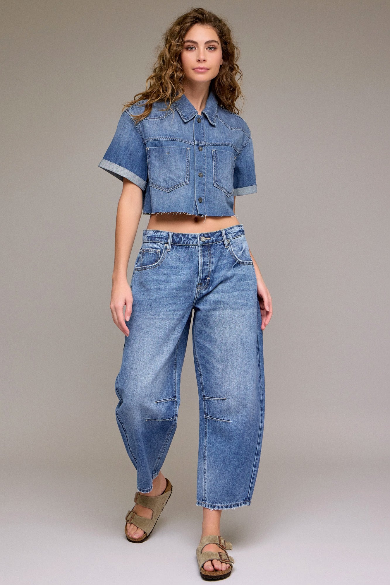 HIDDEN SAMMIE CROP BARREL JEANS--MEDIUM WASH