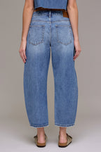 HIDDEN SAMMIE CROP BARREL JEANS--MEDIUM WASH