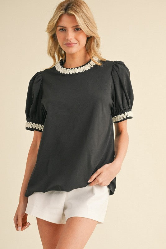 SHORT SLEEVE TOP WITH CONTRAST DETAIL--BLACK