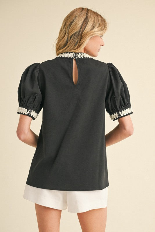SHORT SLEEVE TOP WITH CONTRAST DETAIL--BLACK