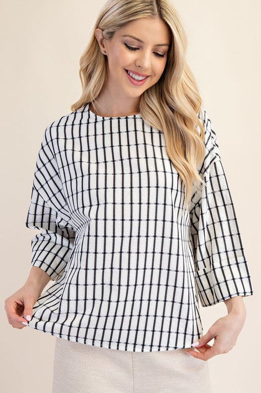 ROUND NECK HALF SLEEVE TOP--BLACK
