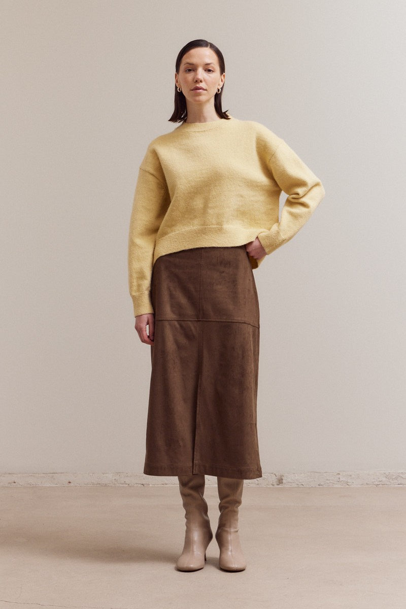 HONEY BUTTER SEAM NECK SWEATER