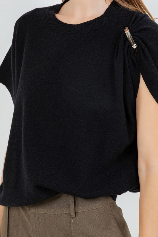 ONE SLEEVE ACCENT METAL RING KNITTED SWEATER--BLACK