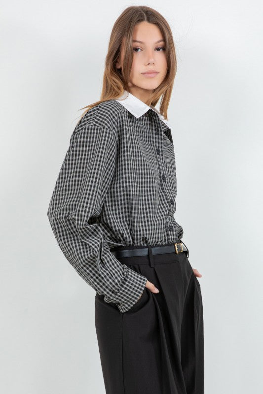 WOVEN PLAID BUTTON DOWN TOP WITH CONTRAST COLLAR--BLACK/WHITE