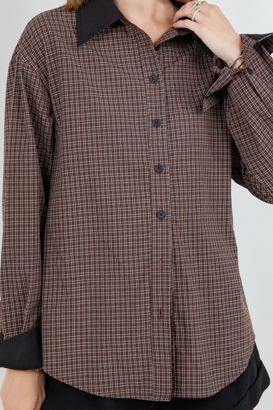 WOVEN PLAID BUTTON DOWN TOP WITH CONTRAST COLLAR--BROWN/BLACK