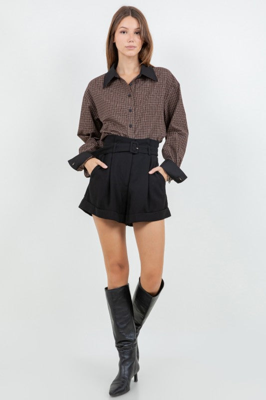 WOVEN PLAID BUTTON DOWN TOP WITH CONTRAST COLLAR--BROWN/BLACK