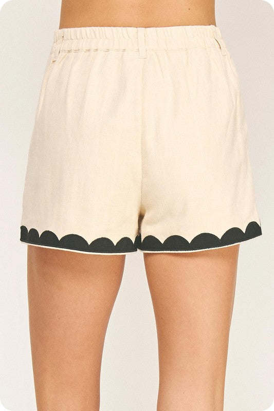 CONTRAST EMBROIDERY SHORTS--ECRU/BLACK