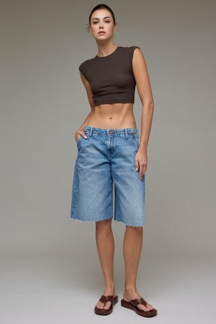 HIDDEN CLASSIC BARREL JORTS--MEDIUM WASH