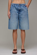 HIDDEN CLASSIC BARREL JORTS--MEDIUM WASH