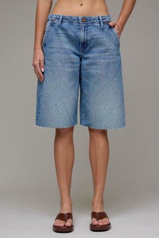 HIDDEN CLASSIC BARREL JORTS--MEDIUM WASH