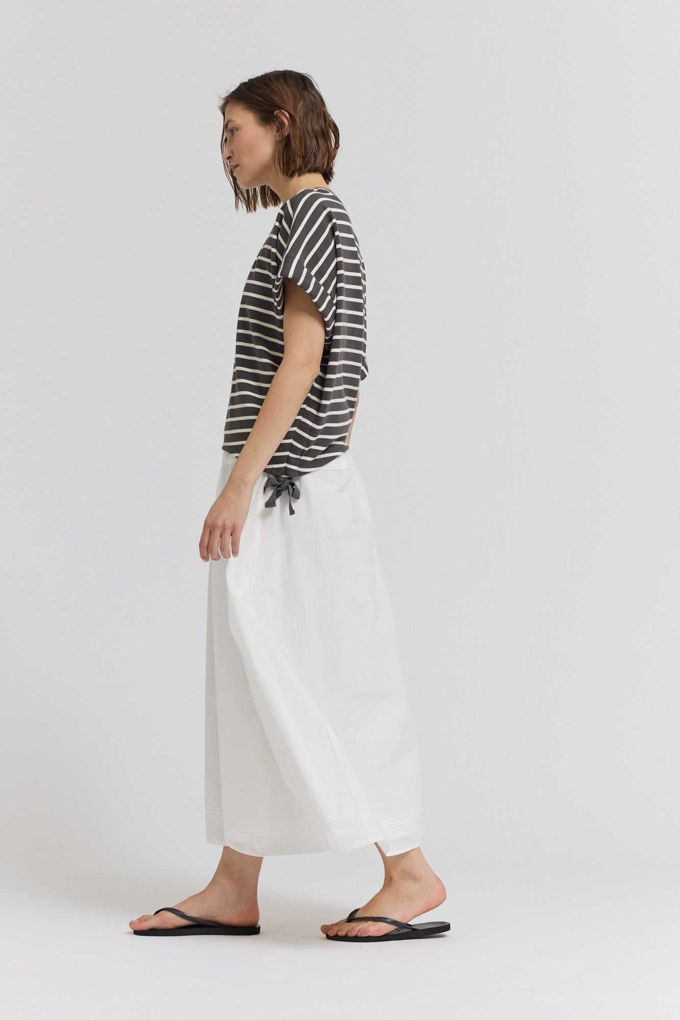 STRIPE SIDE DRAWSTRING TEE--STEEL