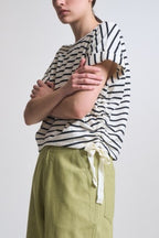 STRIPED SIDE SCRUNCH TEE--BLACK/CREAM