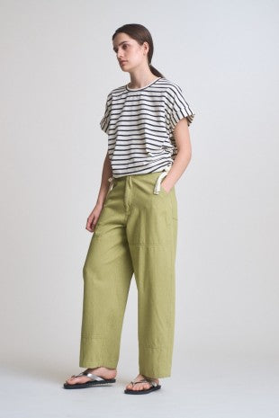 STRIPED SIDE SCRUNCH TEE--BLACK/CREAM