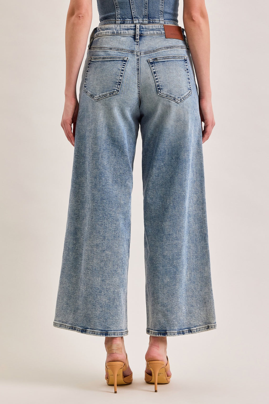 HIDDEN NORI CROPPED WIDE LEG JEANS--MEDIUM LIGHT