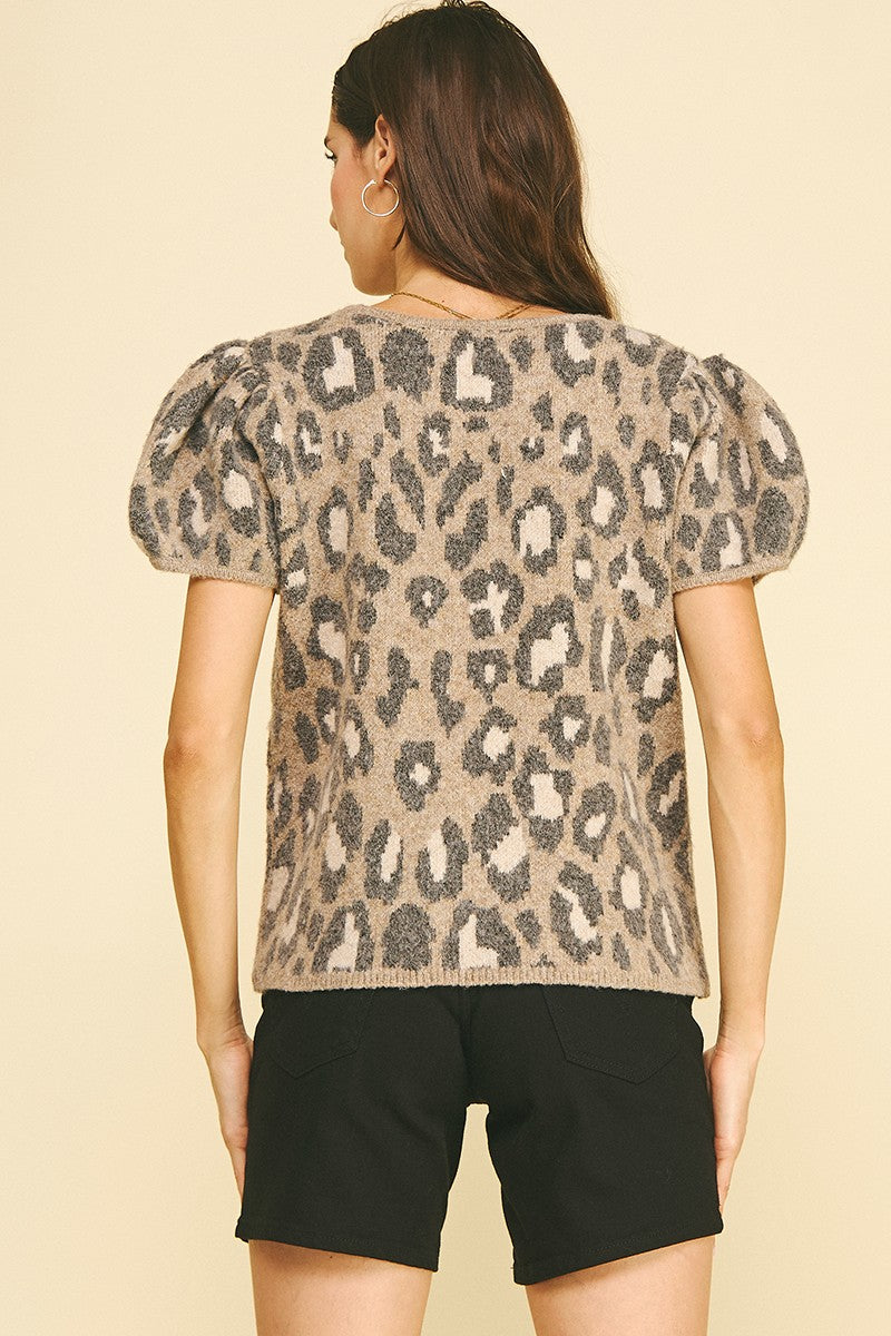 LEOPARD PRINT KNIT SWEATER SHIRT