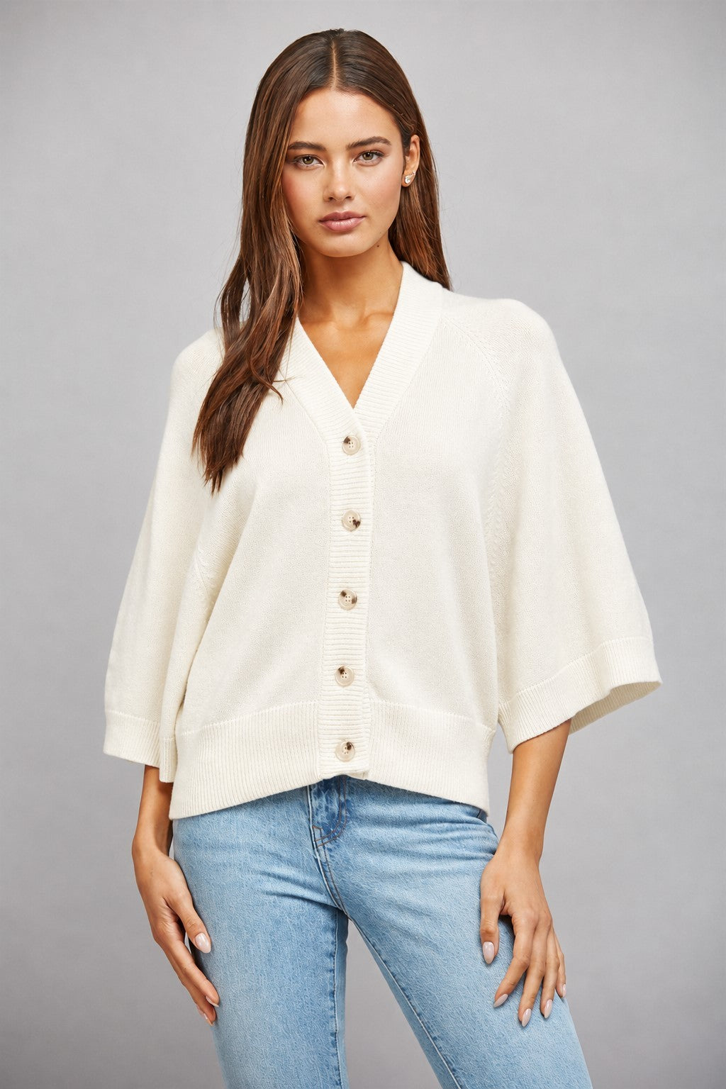 CREAM V-NECK BUTTON CARDIGAN 3/4 SLV