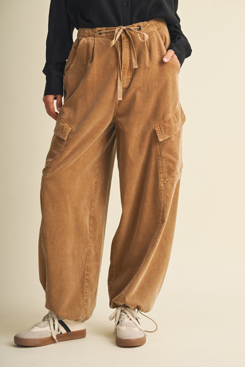 CORDUROY VOLUME CARGO TROUSERS--BISCUIT