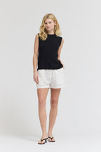 BACK SLIT SLEEVELESS TANK TOP--BLACK