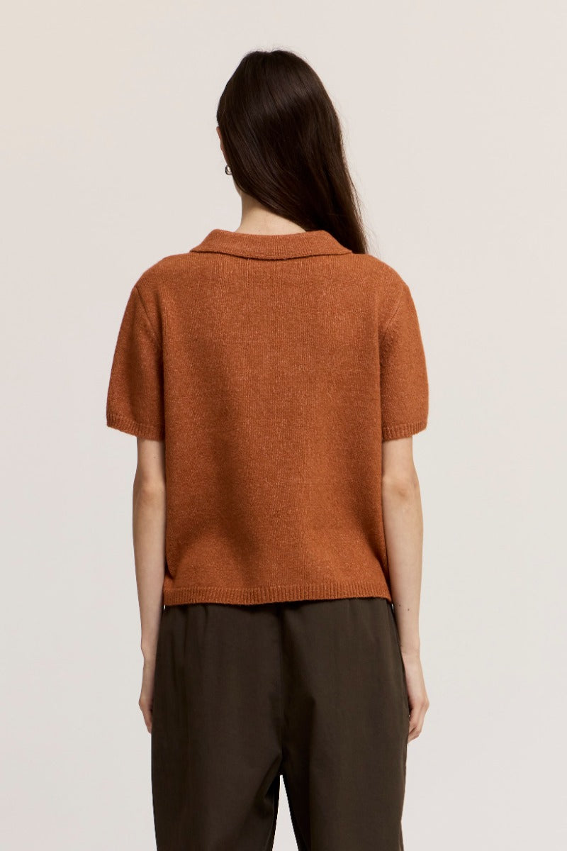 HALF PLACKET SHORT SLEEVE KNIT TOP--CIDER