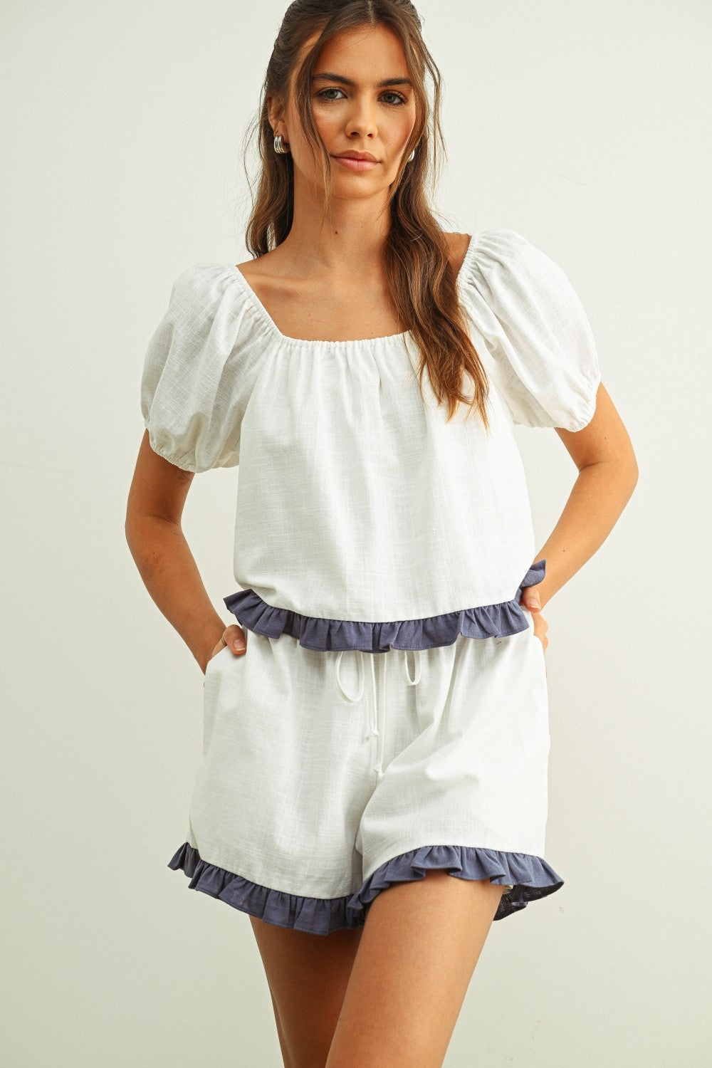 RUFFLED HEM LINEN SHORTS--WHITE/BLUE