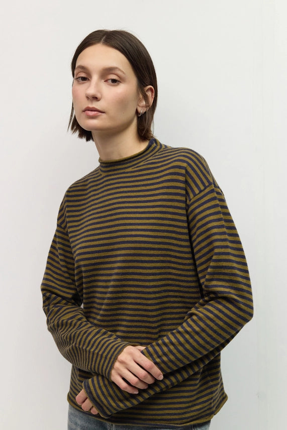 THE CIERRA SWEATER--OLIVE/NAVY