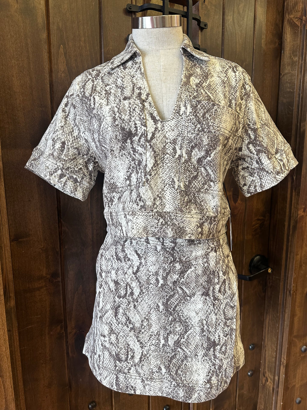 HABITUAL SNAKESKIN SKORT--BROWN MIX