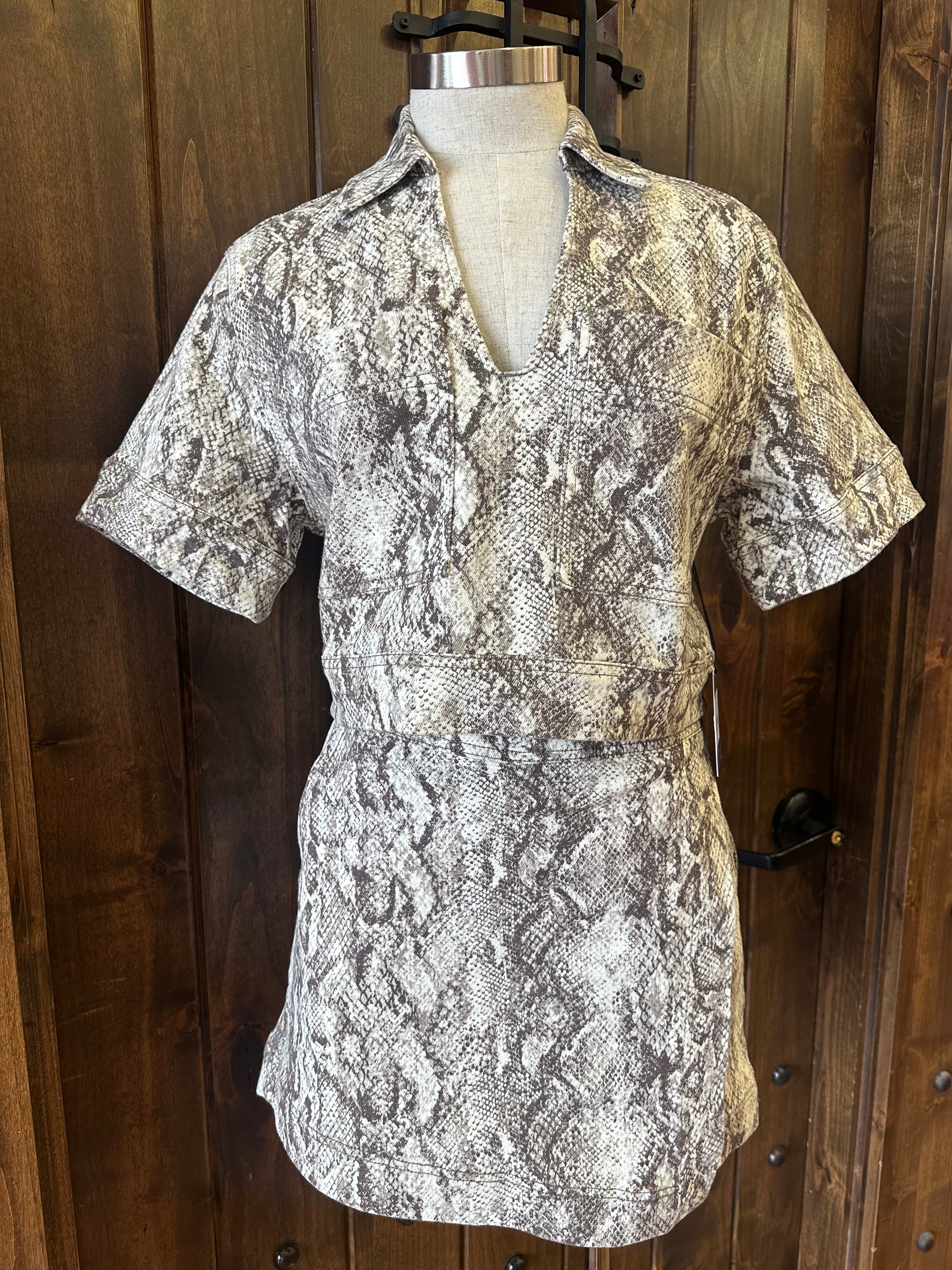 HABITUAL SNAKESKIN SKORT--BROWN MIX