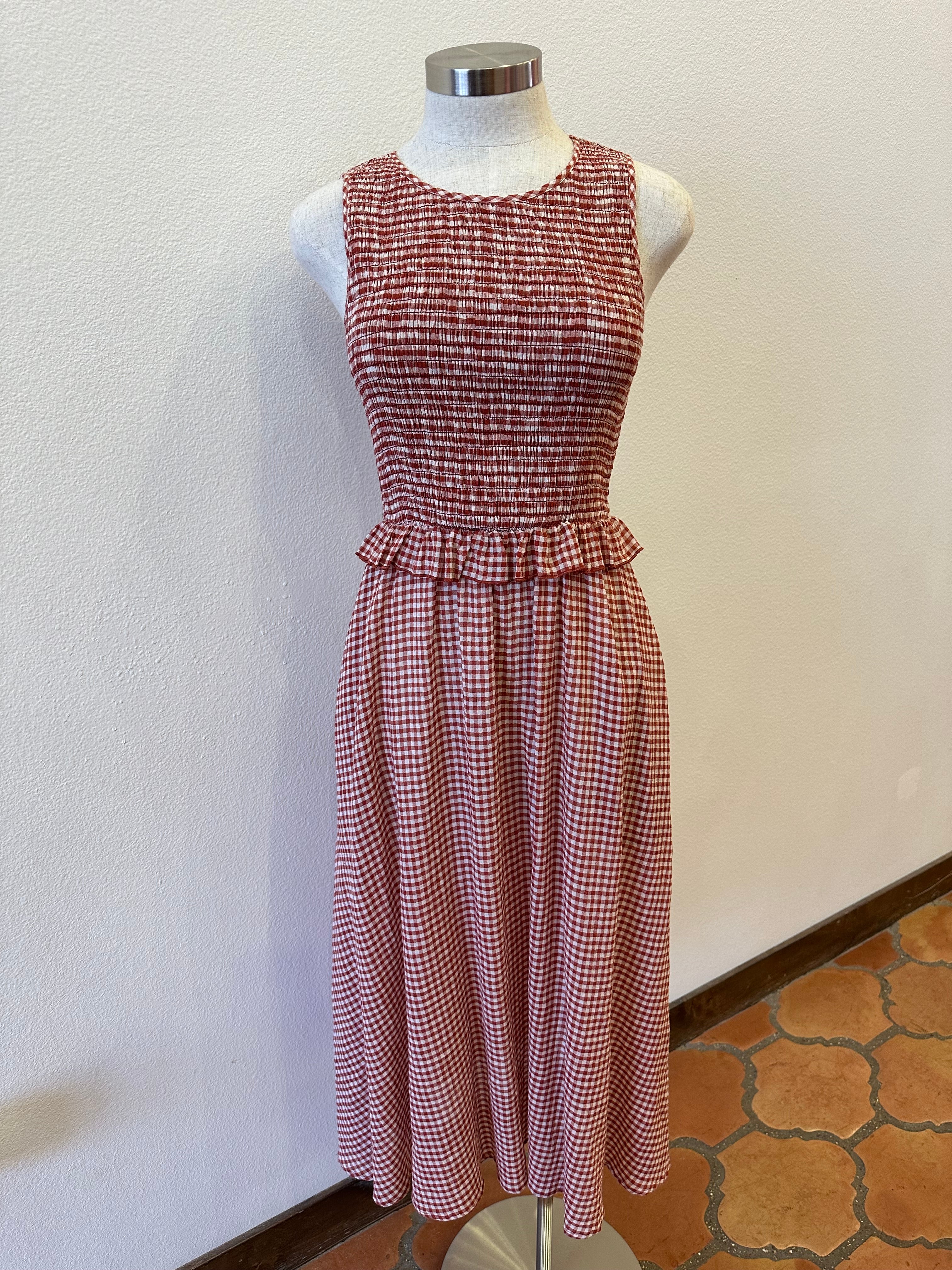 SLEEVELESS SMOCKING TOP DRESS--RED