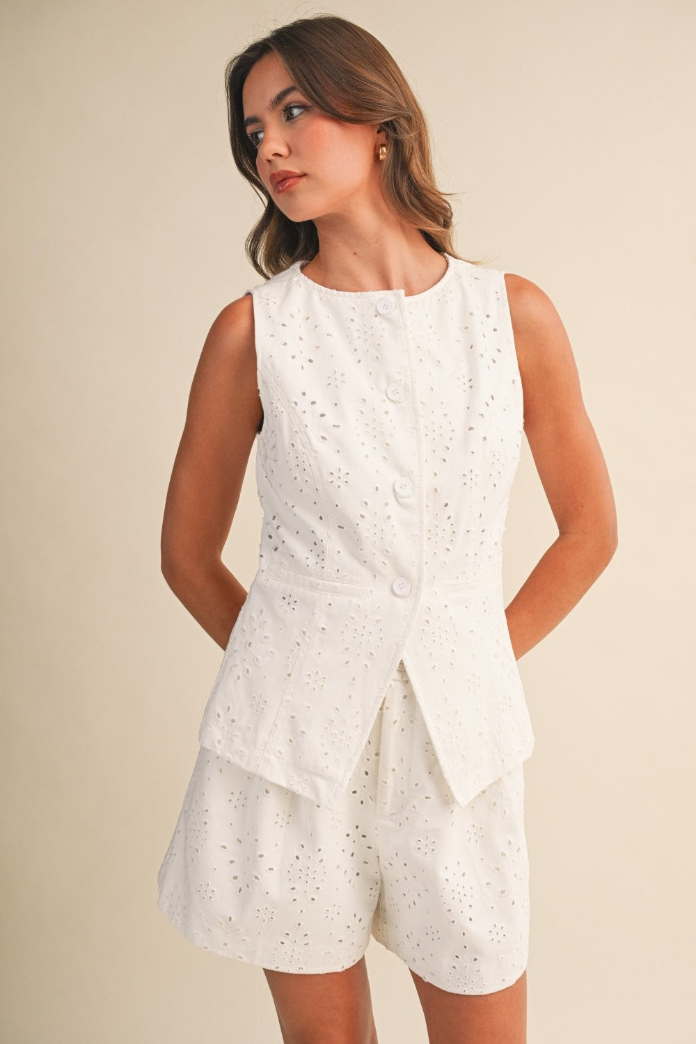 TWILL EYELET VEST TOP--WHITE