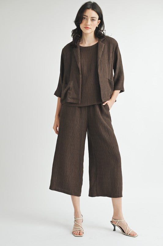 CRINKLE WIDE CROP LEG PANTS--BROWN