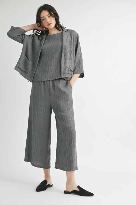 CRINKLE WIDE CROP LEG PANTS--GREY