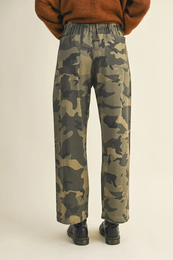 CAMO FRONT TIE PANTS