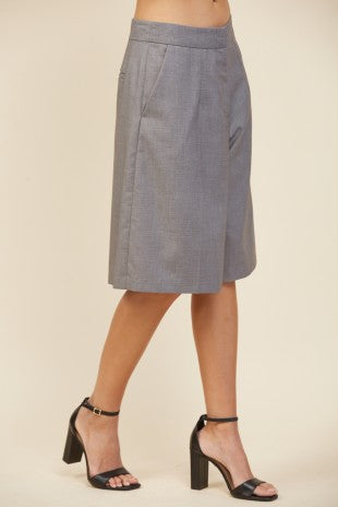 WOVEN BERMUDA DRESS SHORTS--GREY