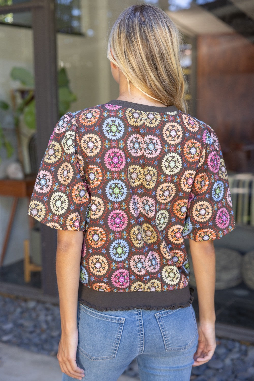 FLORAL EMBROIDERED BUBBLE SLEEVE TOP--BROWN/PINK