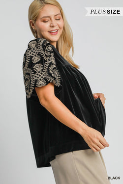 CURVY HERE FOR YOU EMBROIDERY SLEEVE TOP