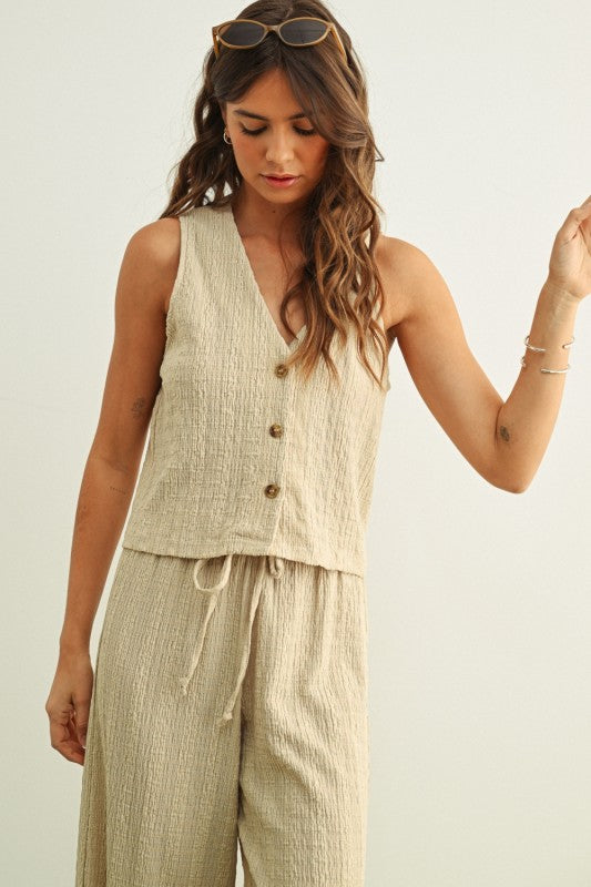 CRINKLED SLEEVELESS BUTTON FRONT VEST TOP--OATMEAL