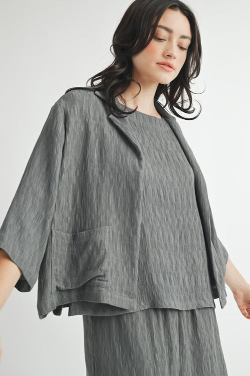 CRINKLE 3/4 SLEEVE JACKET--GREY