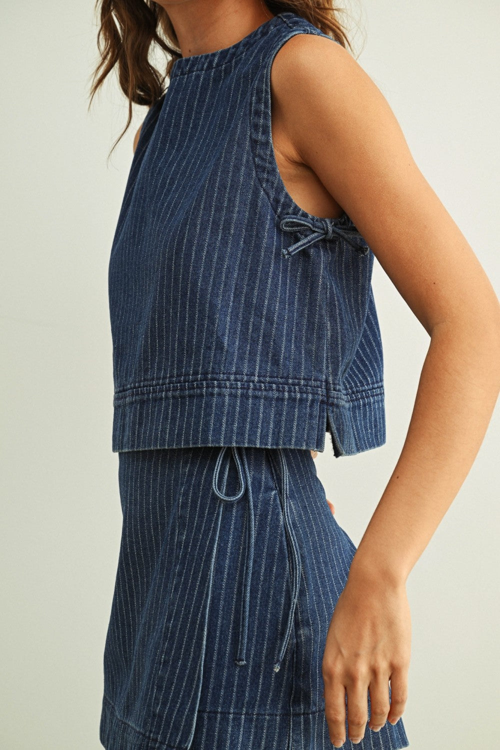 PINSTRIPED SLEEVELESS TOP--DENIM BLUE