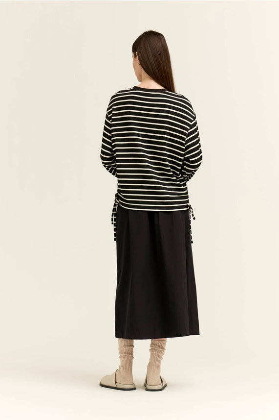 CREWNECK SWEATSHIRT WITH SIDE DRAWSTRINGS--BLACK CREAM