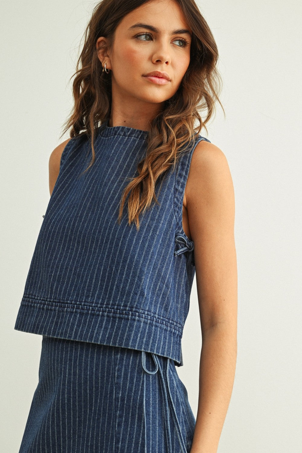 PINSTRIPED SLEEVELESS TOP--DENIM BLUE